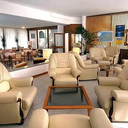 Lilly Hotel